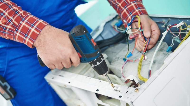 Balçova Mitsubishi Mitsubishi çamaşır makinesi kart tamiri – Su almama arızası orijinal parça ile giderildi. - Teknik servis örneği